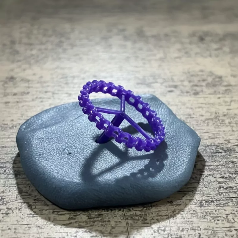 Alianza en resina fundible