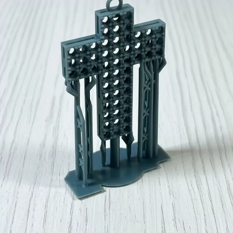 Cruz en resina fundible